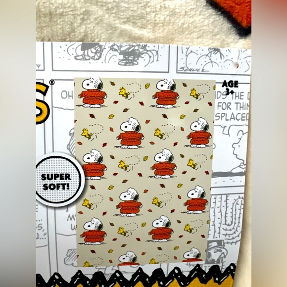 Snoopy plush throw , fall wearing a puffer jacket ! - Picture 3 of 4